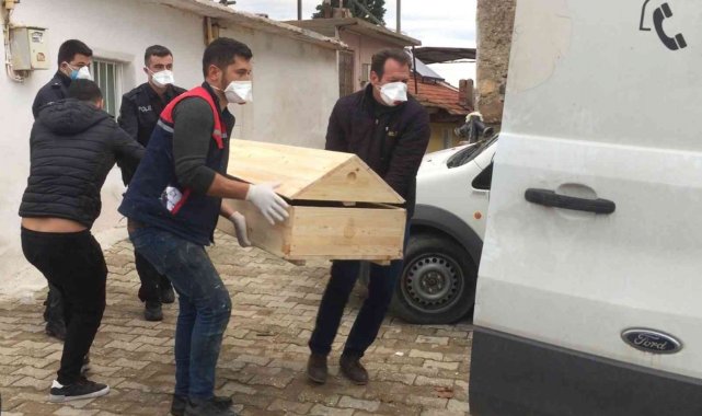 Yaşlı adam evinde ölü bulundu