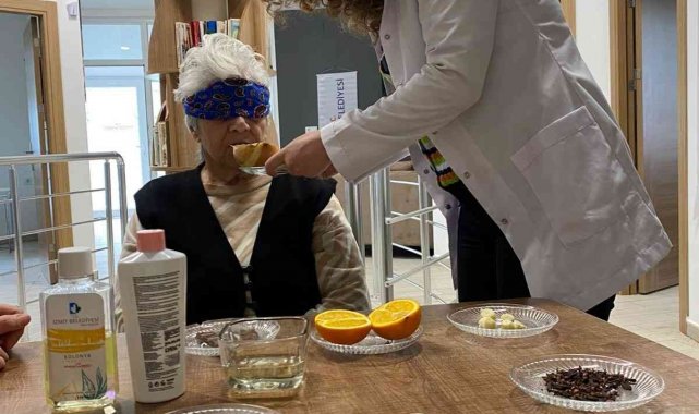 Yaşlılar, koku hafızası testi ile anılarını hatırladı