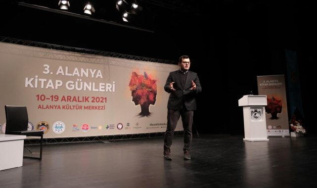 Yazar Selim Han Yeniacun: "Bizi biz yapan değerlerimize iyi sahip çıkmalıyız"