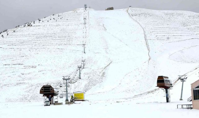 Yedikuyular kayak merkezinin 500 bin kişiyi ağırlaması bekleniyor