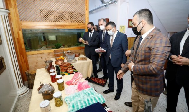 Yerli Malı Haftasında öğrencilere İnegöl'ün yerli ürünleri ikram edildi