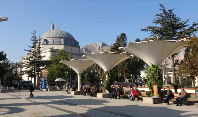 Yılın son günü güneşin tadını çıkardılar