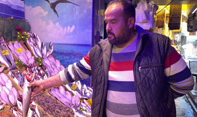 Yılın son gününde balık tezgâhlarında yoğunluk