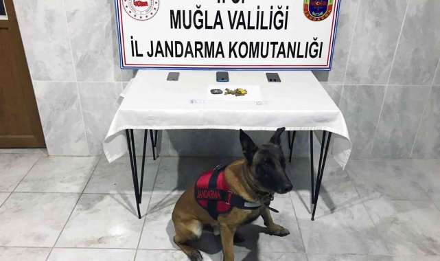 Yol kontrolünde uyuşturucu madde ele geçirildi