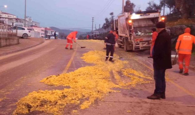 Yola dökülen meyve püresi tehlike oluşturdu