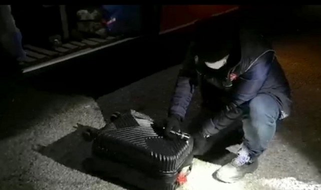 Yolcu otobüsüne uyuşturucu operasyonu