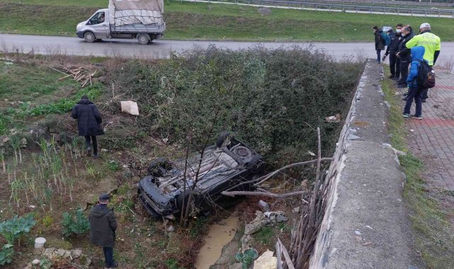 Yoldan çıkan araç kanala yuvarlandı: 1 yaralı