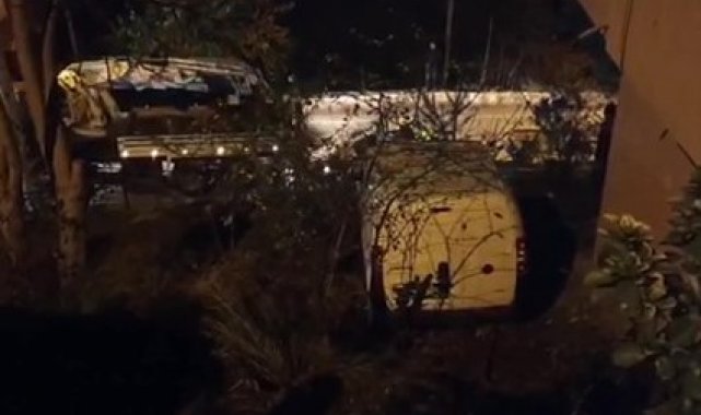 Yoldan çıkan hafif ticari araç bahçeye uçtu