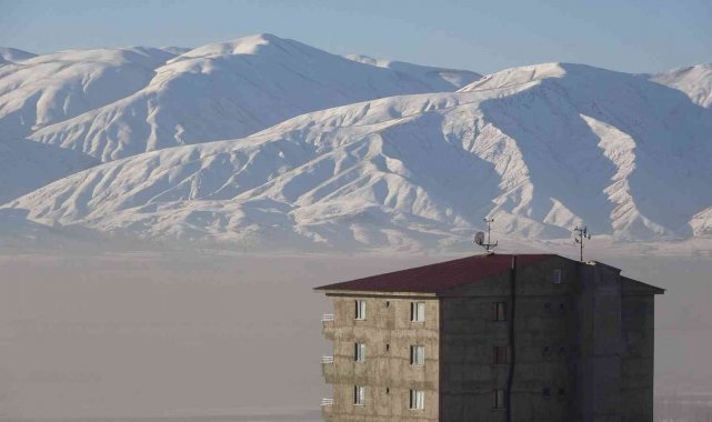 Yüksekova sis altında