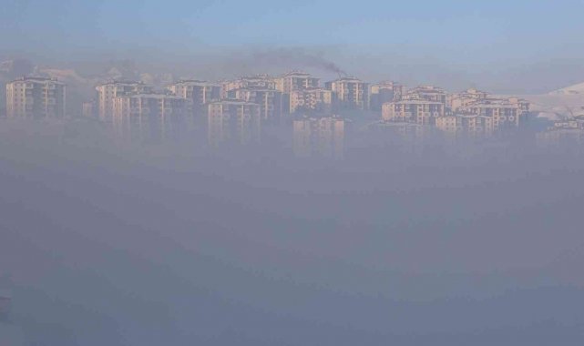 Yüksekova sis altında