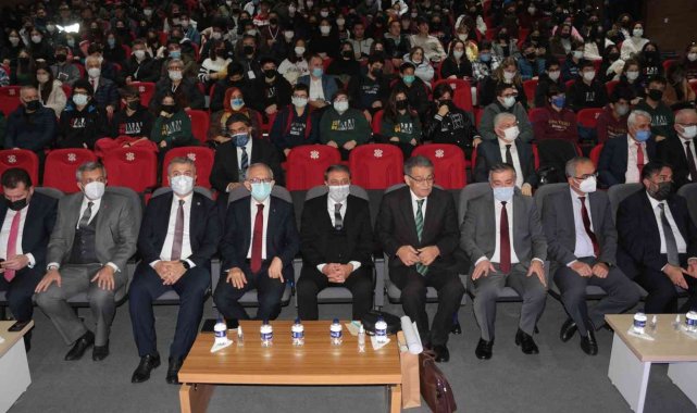 Yunus Emre ve Mehmet Akif Ersoy panelle anıldı