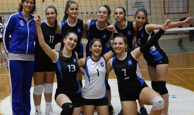 Yunusemreli filenin sultanları sezonu galibiyetle kapattı: 3-1