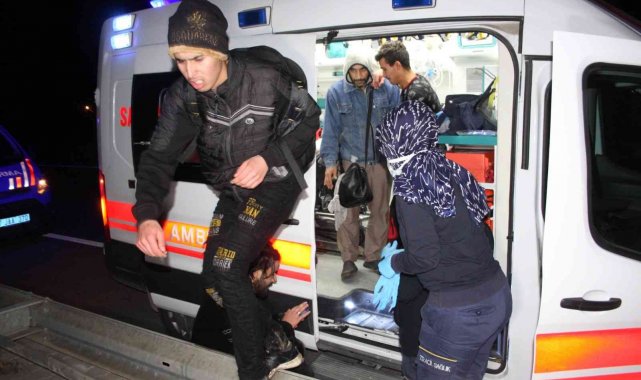 Yurt dışına kaçmak isterken tekneden atılan göçmenlerden kayıp olan 2'si için arama çalışması başlatıldı