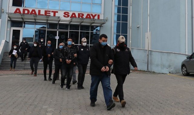 Yurtdışına kaçmaya çalışan FETÖ üyeleri saklandıkları evde yakalandı