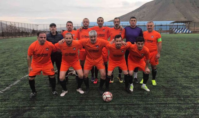 Zafer Men Masterler takımı üçüncü maçını da galibiyetle tamamladı
