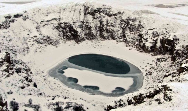 Zara'nın gölleri buz tuttu, ortaya bu manzaralar çıktı