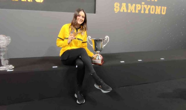 Zehra Güneş: &quot;13 savaşçı kadınla sahada olmak gurur verici&quot;