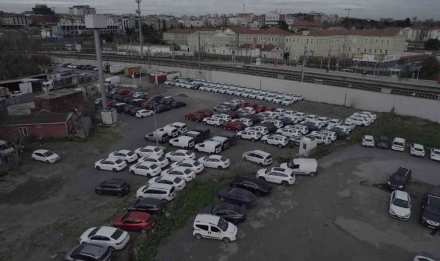 Zeytinburnu&#039;nda bir otopark dolusu sıfır araç