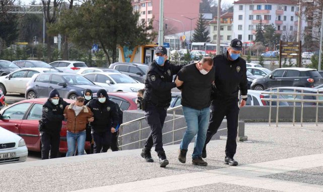 Ziyaret saati dışında hastaneye girmek için kavga çıkaran 2 kişi adliyeye sevk edildi