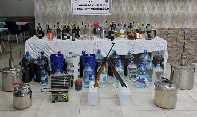Zonguldak&#039;ta litrelerce sahte içki ele geçirildi