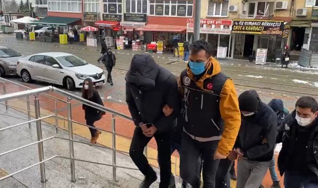 1 günde 100 kilograma yakın uyuşturucu ele geçirildi