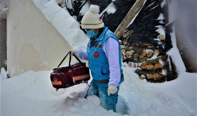 1 metre karda müthiş mücadele