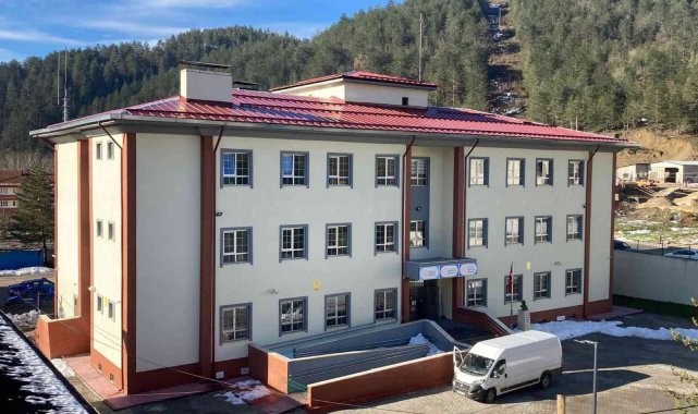 12 derslikli ilkokul ve ortaokulunda ders zili çaldı