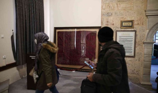 180 yıllık sancak gün yüzüne çıktı