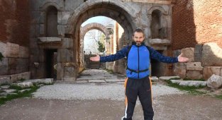 296 gündür yürüyen sanatçı İznik'te