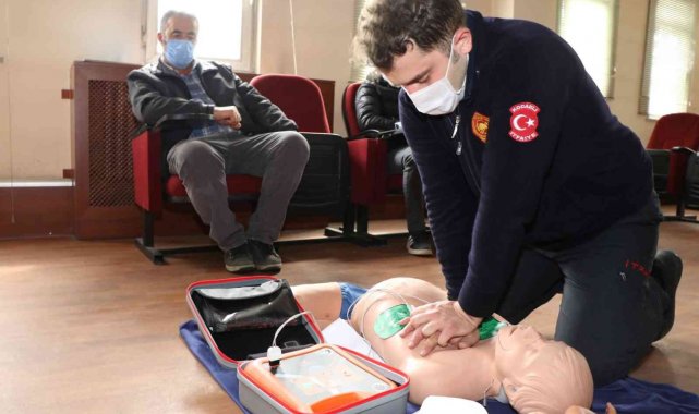 3 bin 560 kişiye ilk yarım ve covid-19 eğitimi verildi