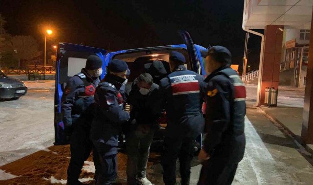 3 hırsızlık şüphelisi, 8&#039;inci soygunda suçüstü yakalandı