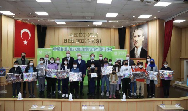 'Akdeniz'de Sıfır Atık' resim yarışmasında dereceye giren öğrenciler ödüllerini aldı