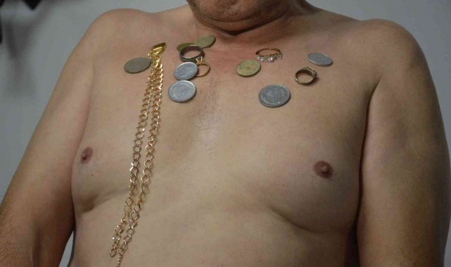 'Mıknatıs adam'ı gören bir daha dönüp bakıyor