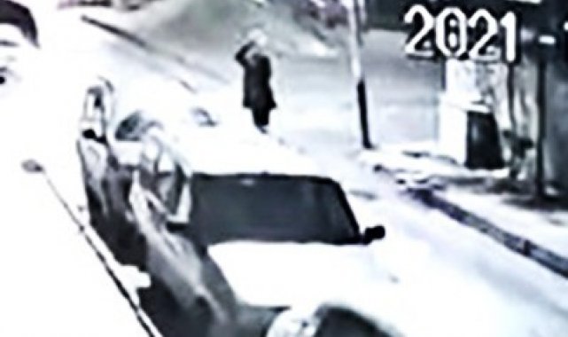 4 İş yerinin camını kıran şüpheli önce kameralara ardından polise yakalandı