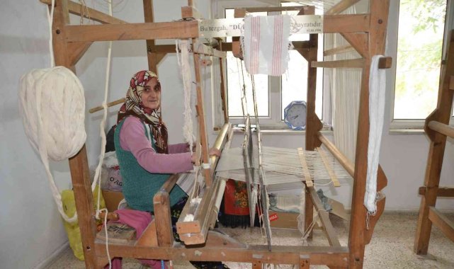 40 yıldır unutulan sanatı, 150 yıllık tezgahta canlandırdı