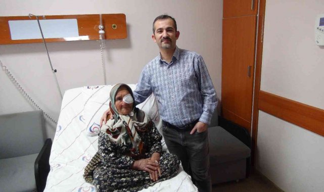 6 çocuklu 15 torun sahibi 97 yaşındaki Fadime nine ışığı gördü