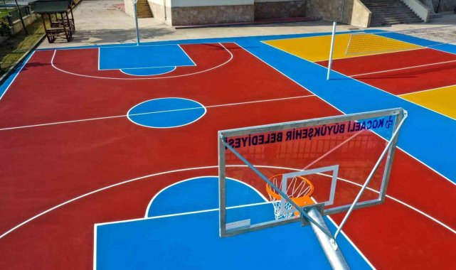 92 okula basketbol ve voleybol sahası yapıldı