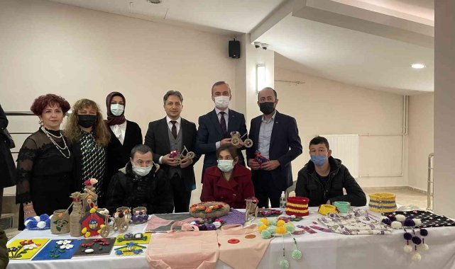 95 eserini sergileyen çocuklar başarıya imza attı