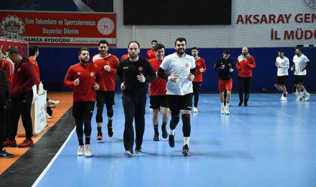 A Milli Erkek Hentbol Takımı Yunanistan maçına hazır
