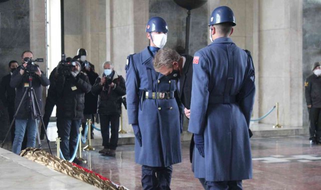ABD'nin yeni Büyükelçisi Flake'den Anıtkabir'e ziyaret