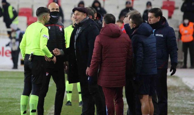 Abdullah Avcı kırmızı kart gördü