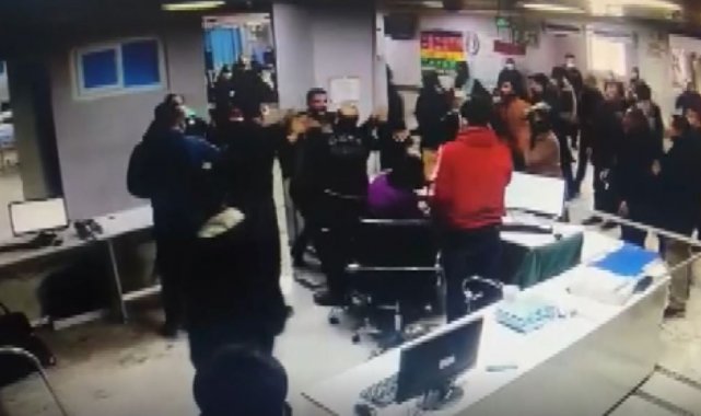 Acil Servis&#039;te hasta yakınlarından sağlık görevlilerine yumruklu saldırı