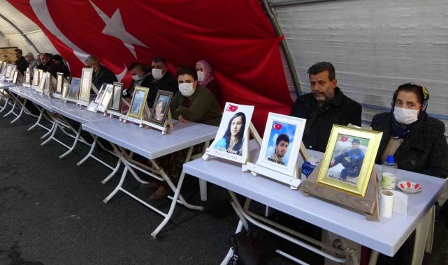 Acılı aileler 2022 yılının ilk günlerinde de evlatlarının yolunu gözlüyor