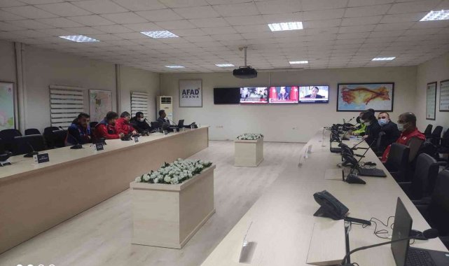 Adana Acil Durum Yönetim Merkezi kar yağışları üzerine 724 faaliyete geçti