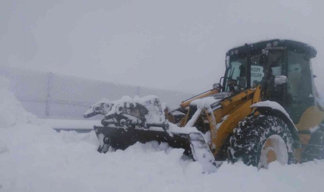 Adana-Ankara otoyolu ulaşıma kapandı