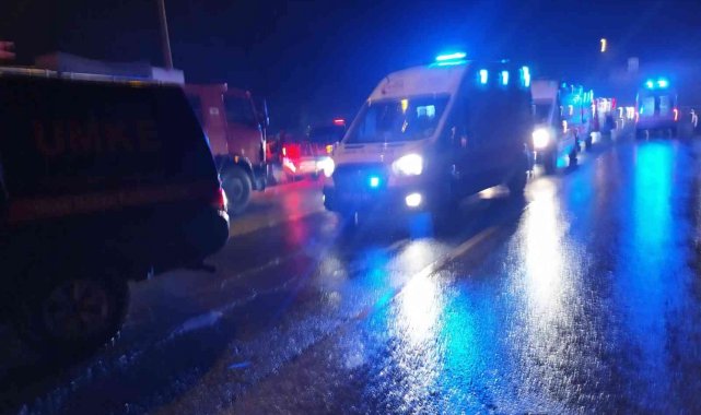 Adana Gaziantep otoyolu Nurdağı gişelerinde yolcu otobüsü şarampole yuvarlandı. Kazada en az 20-25 kişi yaralandı. Olay yerine çok sayıda polis, sağlık, İtfaiye ve Umke ekibi sevk edildi.