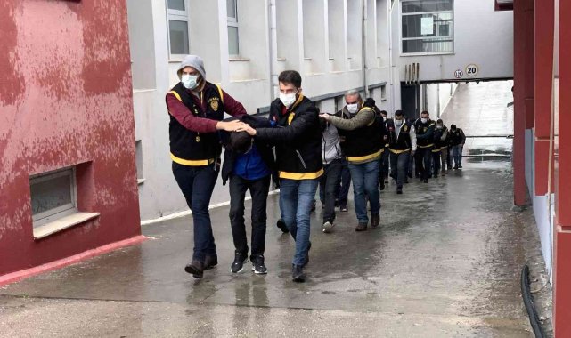 Adana'da 9 hırsız şüphelisi adliyeye sevk edildi