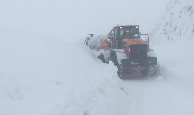 Adıyaman- Malatya Karayolunda yol açma çalışması devam ediyor