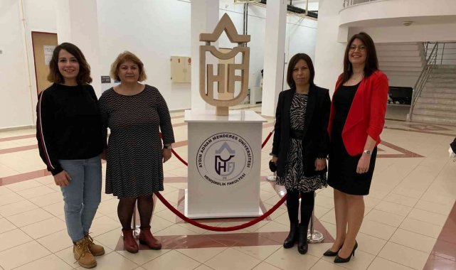 ADÜ Hemşirelik Fakültesi doktora öğrencileri Sözel Bildiri Birincilik Ödülü'nü almaya hak kazandı