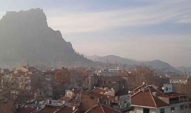 Afyonkarahisar yeni haftaya sıcak havayla başladı